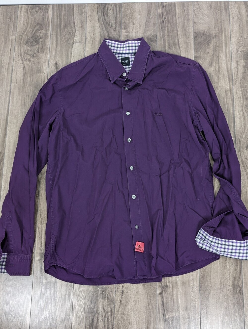 Hugo Boss Men's Dress Shirt Regular Fit Size XL Purple 100% cotton Plaid cuffs